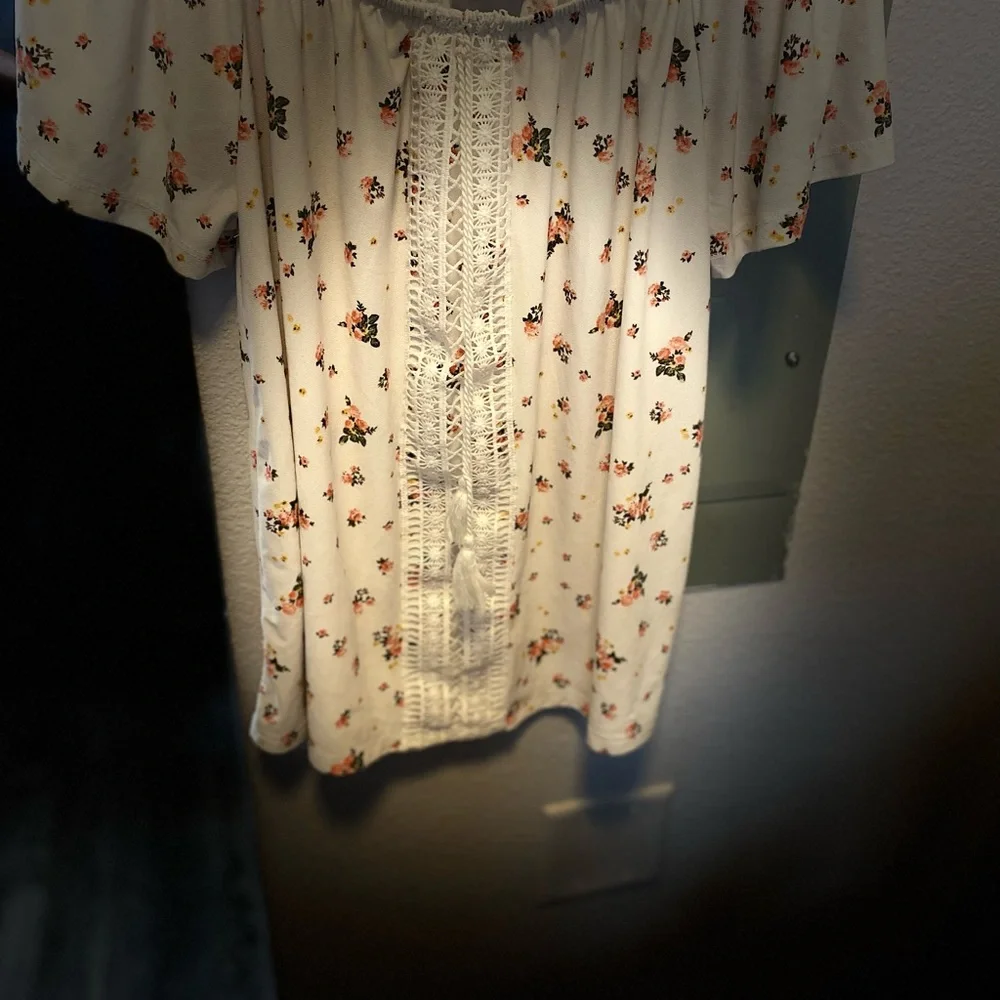 Ladies blouse - Picture 2 of 4